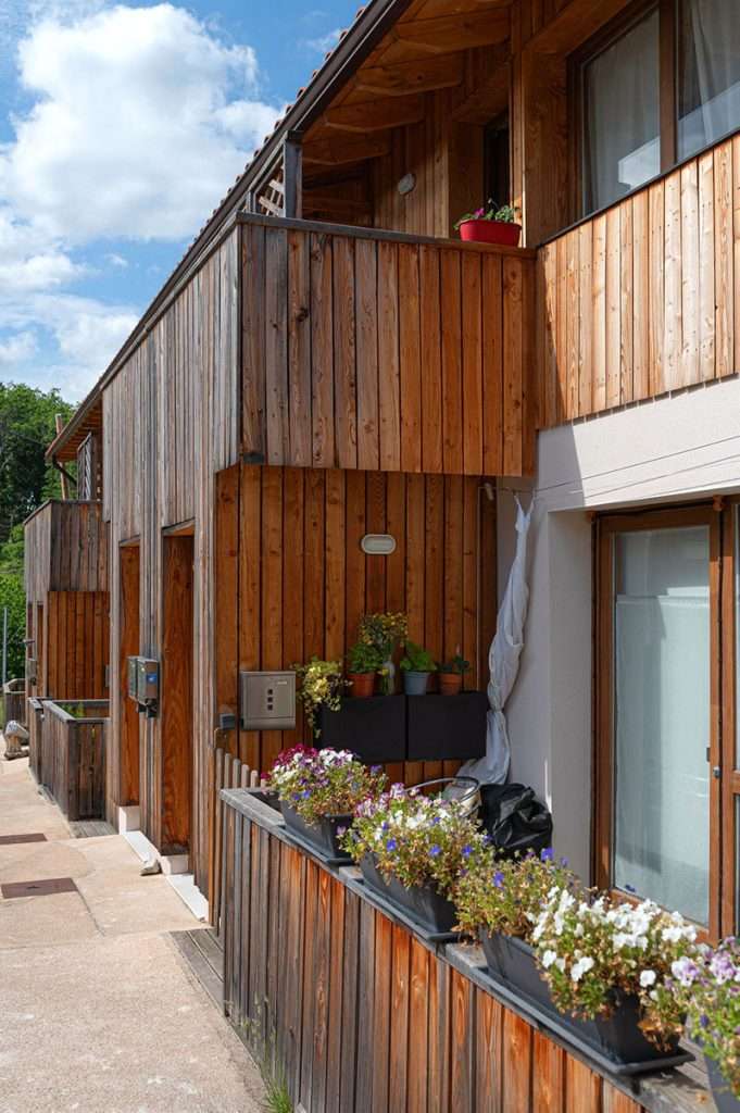 Bioeraikuntza, bioconstrucción de VPO en madera ecológica