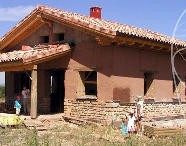 Casa de tierra y madera en Matauko, Araba