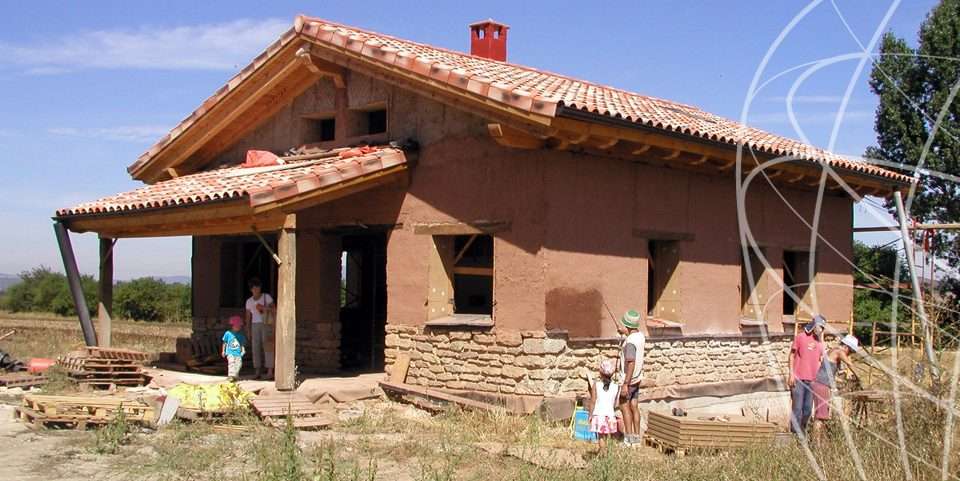 Casa de tierra y madera en Matauko, Araba