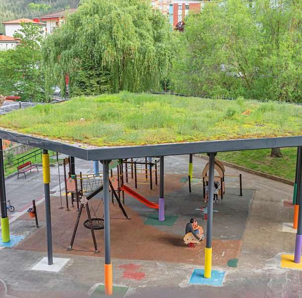 Cubierta verde SUDS madera bioconstrucción, en Luabide, Legazpi