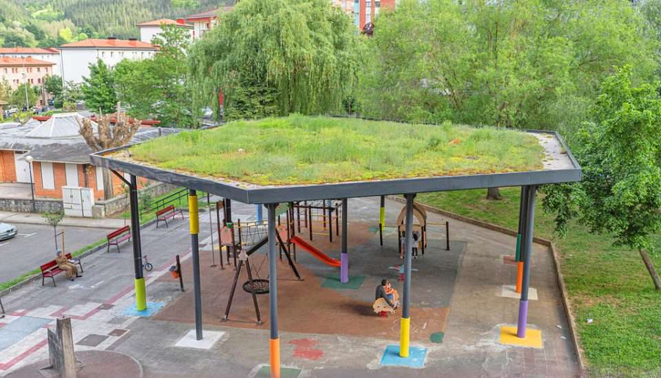 Cubierta verde SUDS madera bioconstrucción, en Luabide, Legazpi